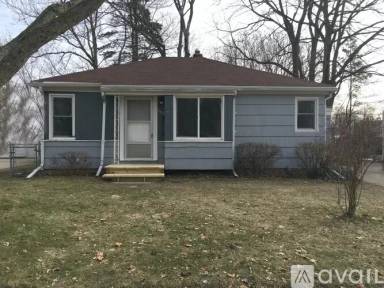 Main picture of 102 Pleasant Ave