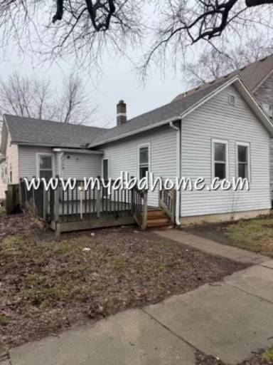 Main picture of 709 Riverside Ave