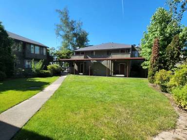 Main picture of 4838 SW Murray Blvd