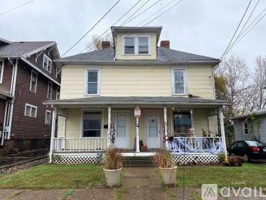 Main picture of 175 N Lancaster St