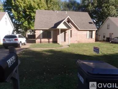 Main picture of 1610 Golf Course Dr