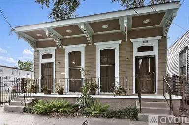 Main picture of 1814 Washington Ave