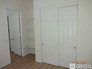 Main picture of 527 Eureka Dr