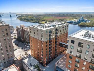 Main picture of 240 N Water St