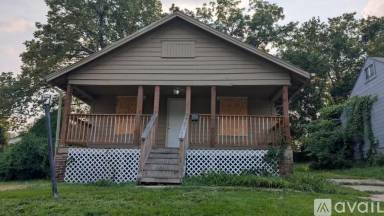 Main picture of 5542 S Benton Ave