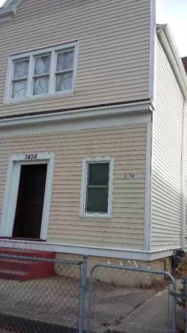 Main picture of 3448 N Richards St