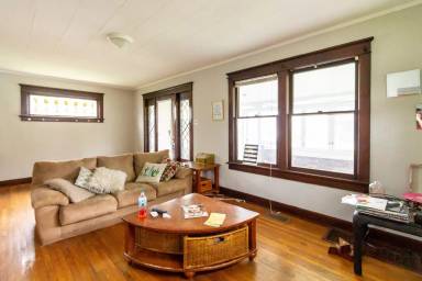 Main picture of 2105 W Jackson St