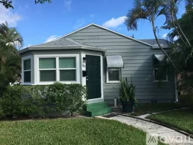 Main picture of 745 Hampton Rd