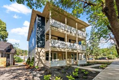 Main picture of 1517 S Grand Blvd