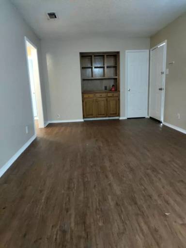 Main picture of 324 Gardenview St