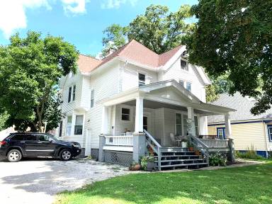 Main picture of 610 W Springfield Ave