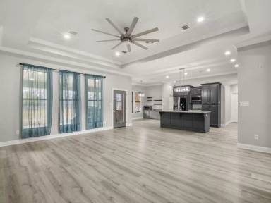 Main picture of 102 Hidden Trl