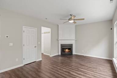 Main picture of 400 Berlin Way