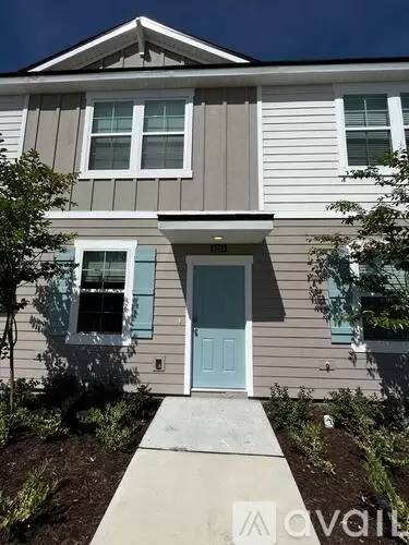 Main picture of 8293 Zenith Cir