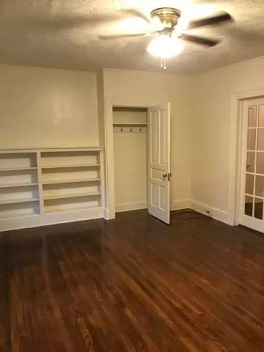 Main picture of 525 W Market St