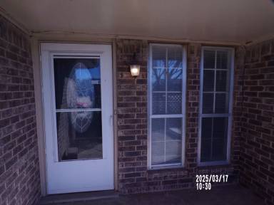 Main picture of 2606 NE Lake Ave