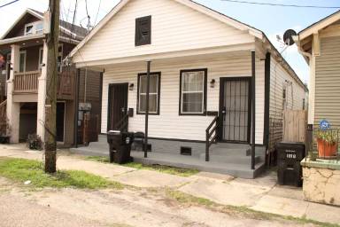 Main picture of 1818 Allen St