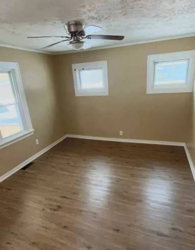 Main picture of 3650 Reid Ave
