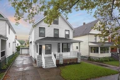 Main picture of 1350 W 61st St