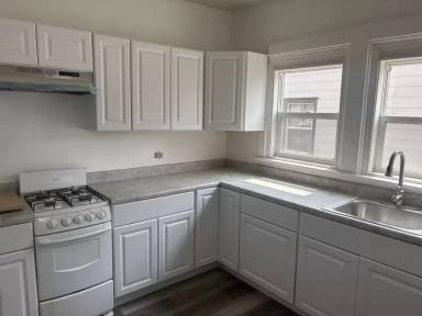 Main picture of 1712 A Ave NE