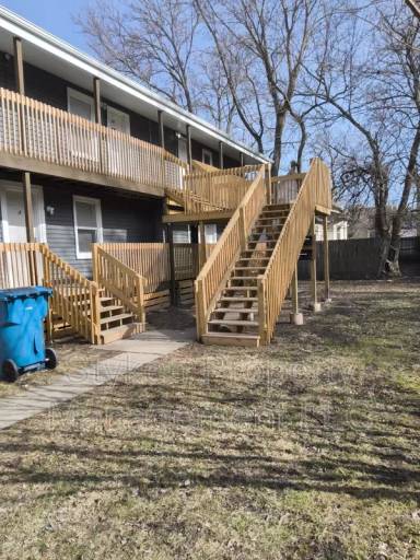 Main picture of 220 S Entrance Ave