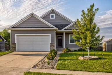 Main picture of 5447 Rowling Dr