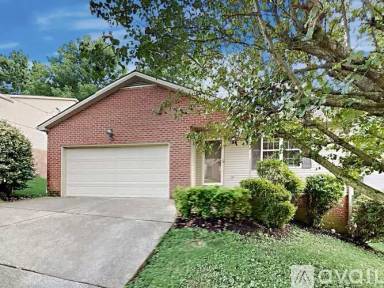 Main picture of 142 Bradford Cir