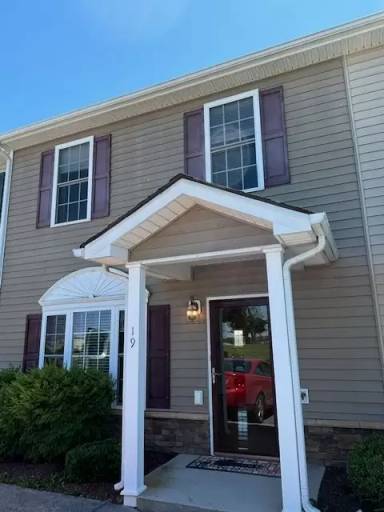 Main picture of 19 Cantermill Ln