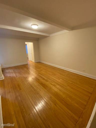 Main picture of 25 E 10th St