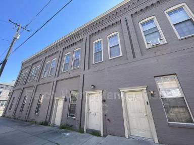 Main picture of 138 S 3rd St