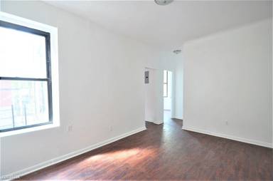 Main picture of 622 E 169th St