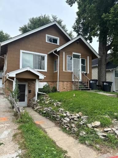 Main picture of 623 1/2 S 33rd St