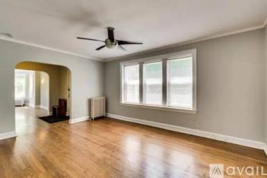 Main picture of 6126 N Washtenaw Ave