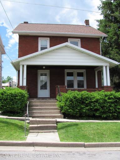 Main picture of 25 N Summit St