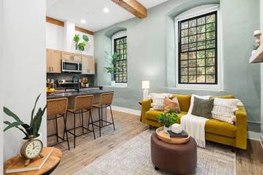 Main picture of 201 Leverington Ave