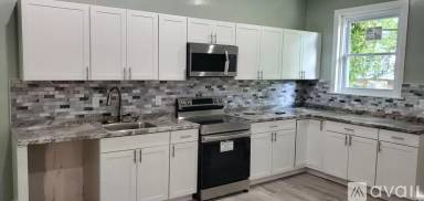 Main picture of 5038 Locust St