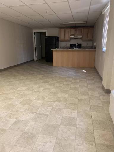 Main picture of 952 W Walnut St