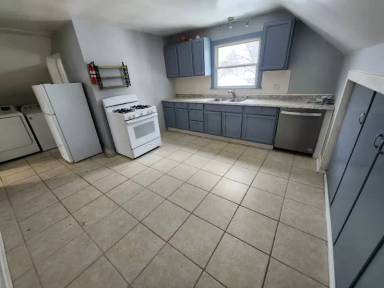 Main picture of 1119 Lake St