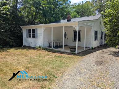 Main picture of 531 Lakeshore Dr