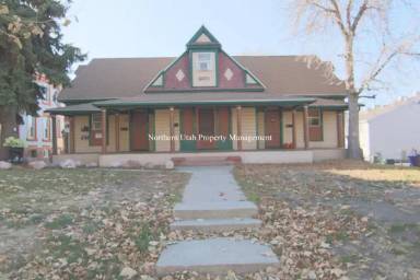 Main picture of 2671 Jefferson Ave