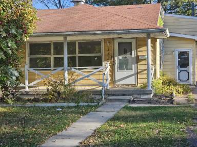 Main picture of 1320 W Tate St