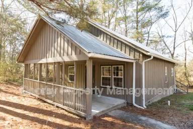 Main picture of 512 Deck Dr