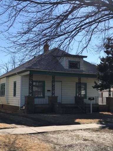 Main picture of 455 W 2nd St