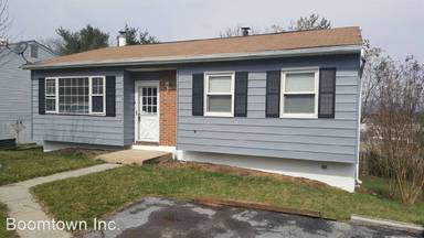 Main picture of 1318 Peachtree Ct