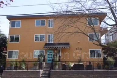 Main picture of 210 10th Ave E