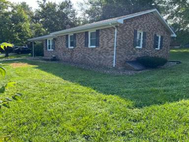 Main picture of 1099 Lee St