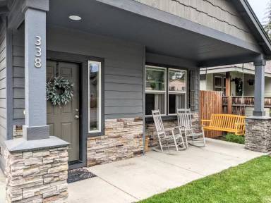 Main picture of 338 SE Silvis Ln