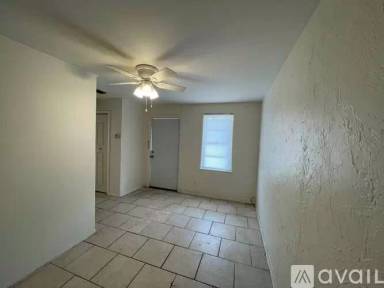 Main picture of 524 S Yonge St