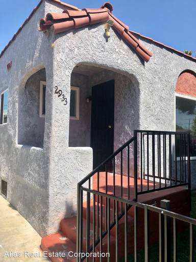 Main picture of 2933 S Sycamore Ave