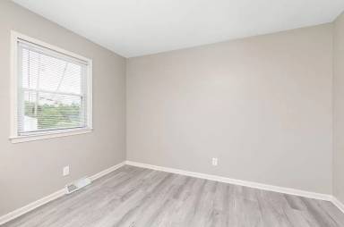 Main picture of 150 Fairlane St